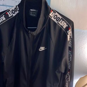 Black men’s Nike jacket! Worn once